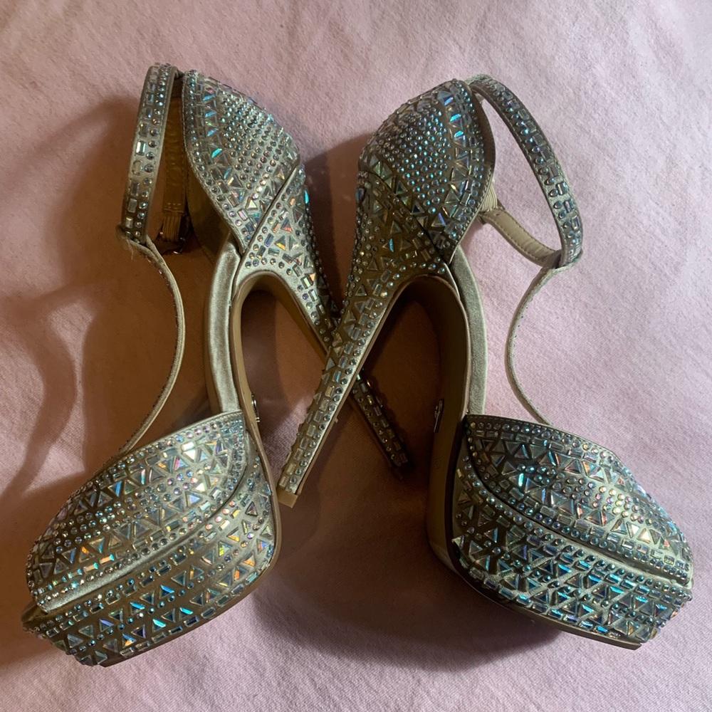 New Thalia Sodi Women's Embellished Platform Silver Pumps Size 5 1/2